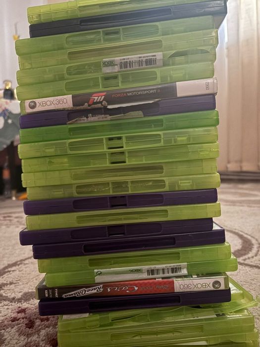 Vând 25 jocuri pentru x Box 360 merg și la alte x Boxuri !