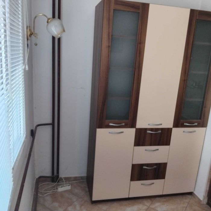 продавам запазена секция