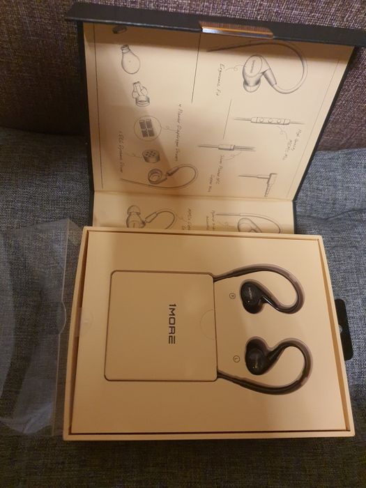 1more căști cu fir