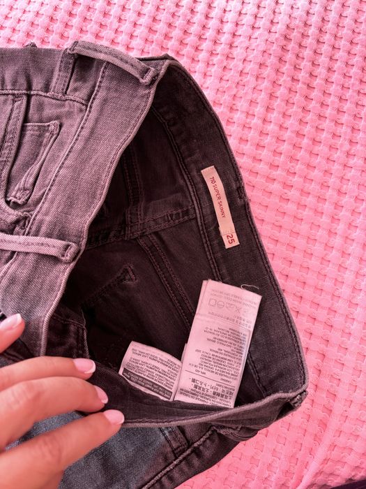 Blugi de firma in stare foarte buna