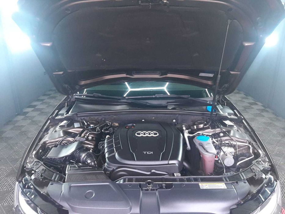 Vând Audi A4 automată