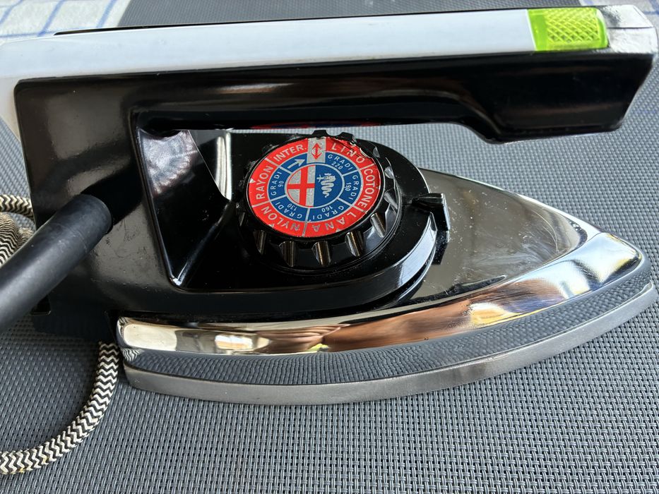 Alfa romeo колекционерска ютия за гладене