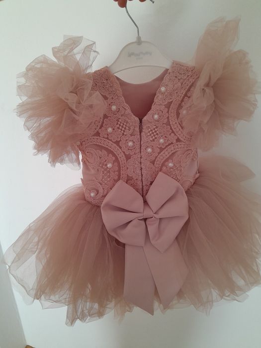 Бутикова мини рокличка за специални поводи