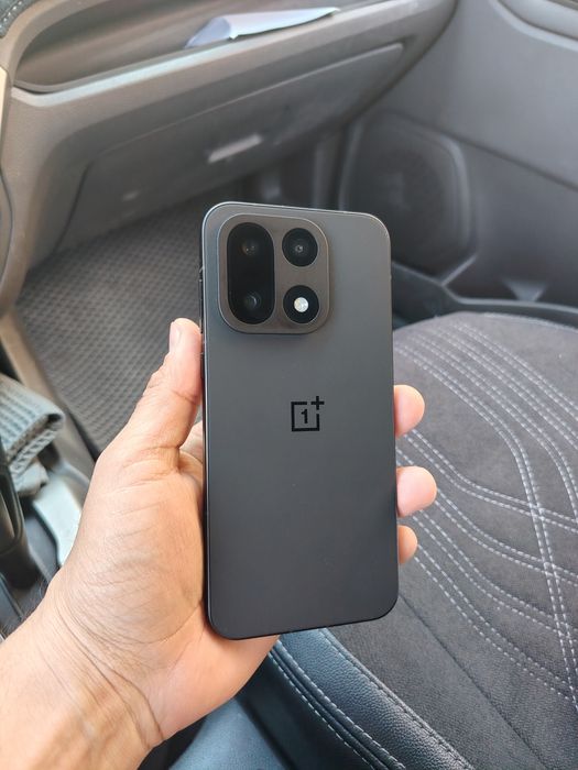 OnePlus 15 12/256 гб