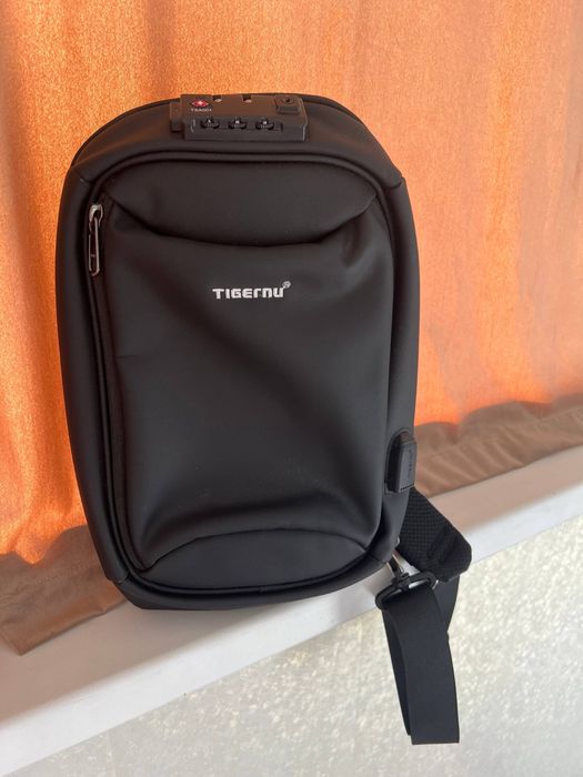 Продам мини рюкзак-сумку через плечо