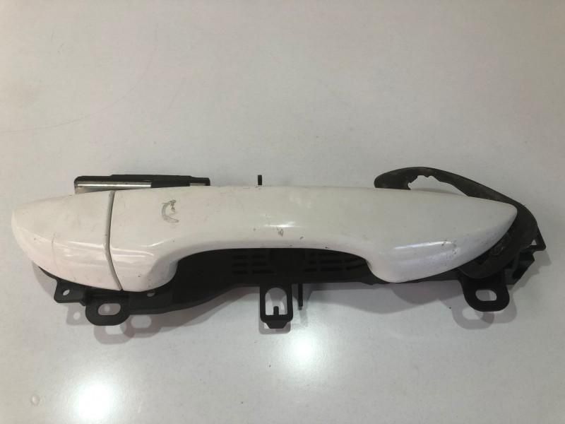 Maner usa dreapta fata Toyota Corolla culoare alba Berlina