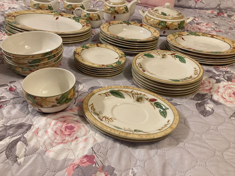 Порцеланов сервиз за хранене