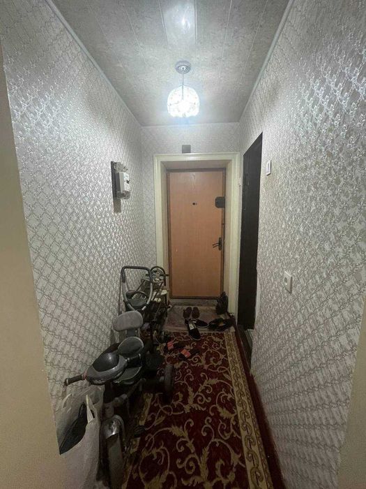 Ипотека есть Трехкомнатная рисовом базаре 70м2 3й этаж