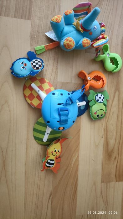 Продам мольберт почти новый в коробке.