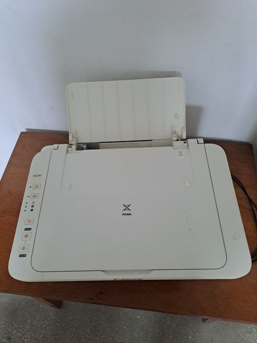 Vând imprimanta Canon.