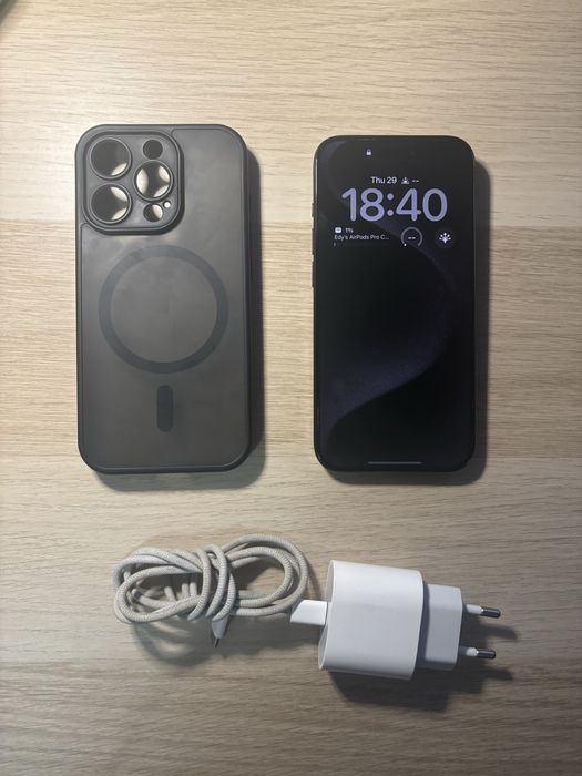 Apple iPhone 15 Pro 256 GB SUA + accesorii