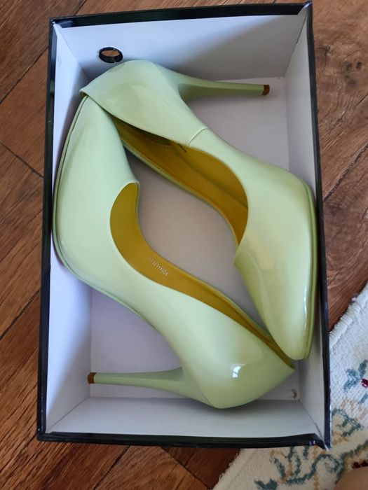 Туфли зеленого цвета