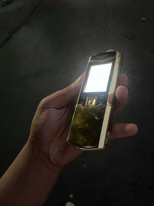 Vertu telefoni sotiladi xolati idial qirilga chizilgan joyi yoq