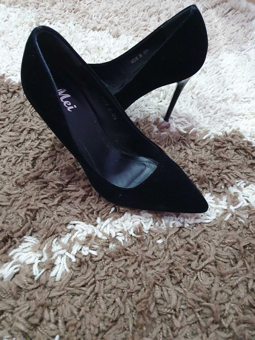 Sandale negre cu toc