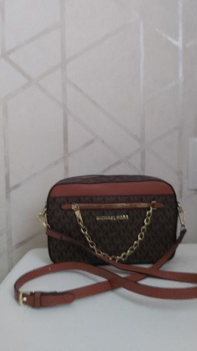 Продам сумочку MICHAEL KORS
