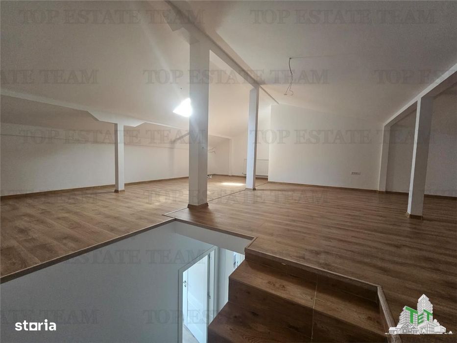 Vila cuplata 4 camere+mansarda in Rosu