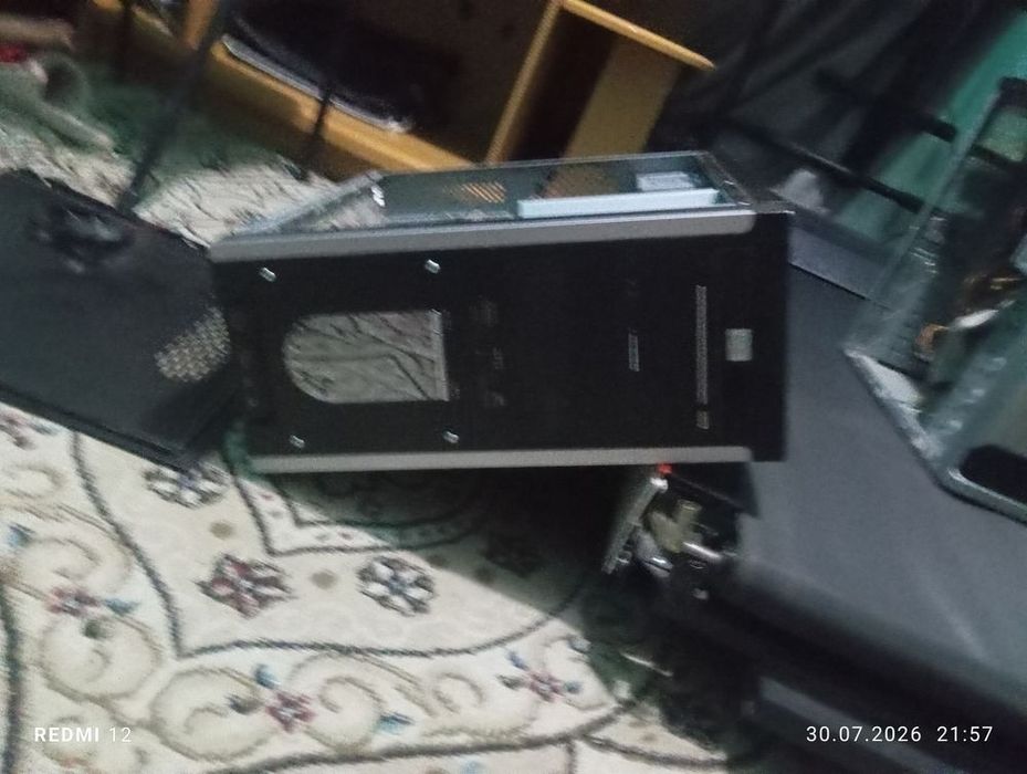 СРОЧНО продам 2 офисных компа