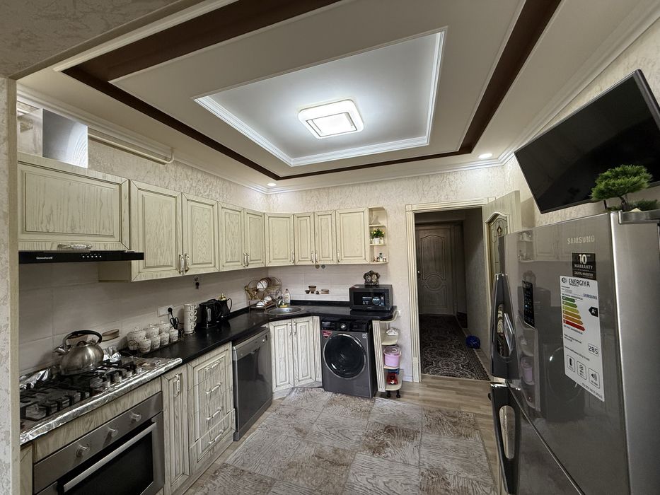 Срочно квартира сотилади 3 хона Евро ремонт ўзимни уйим