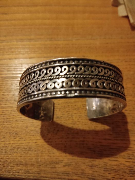 Масивна, сребърна ръчно изработена гривна Непал/Индия