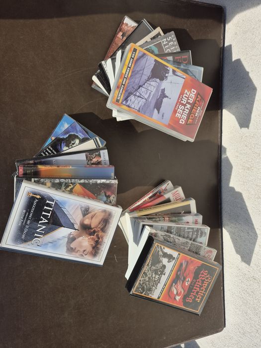 Vând lot 35 casete video VHS  originale,cu filme actiune,
