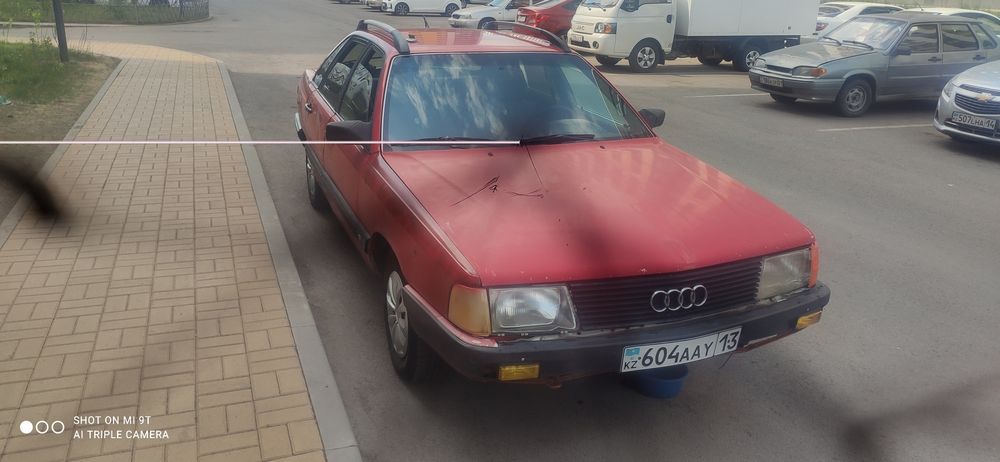 Audi 100 машина ездит кажди ден