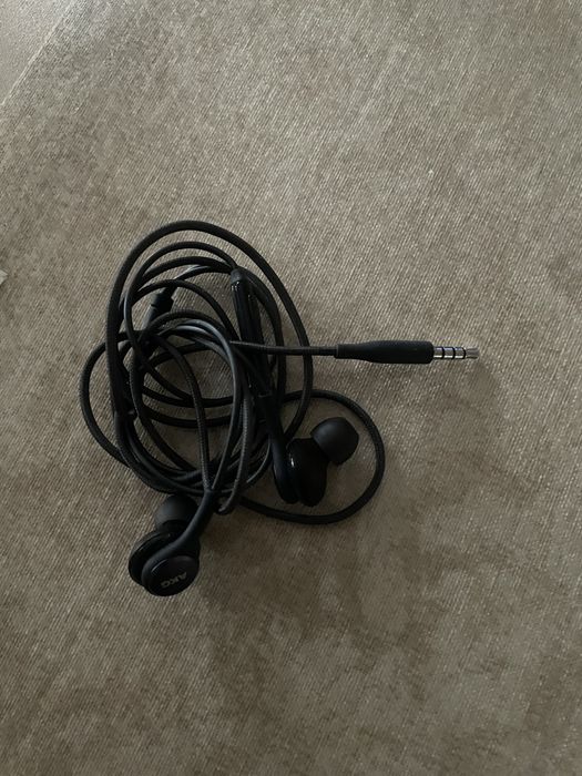 Наушники для мобильных телефонов , цена договорная