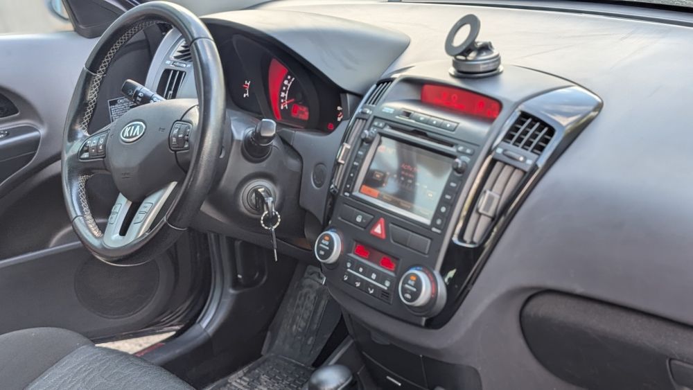 Kia Ceed 1.6 diesel Automat Euro 5 2012 , km 213 , Înmatriculata Ro 2025