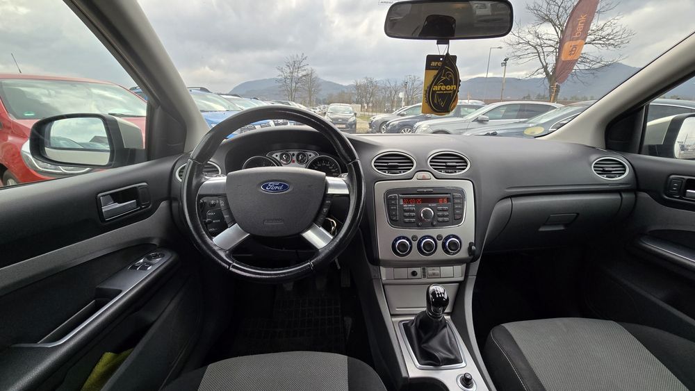 Ford Focus 1.6 benzina 11. 2010