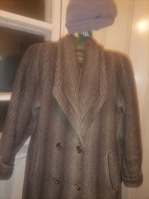 Продам демисезонные пальто