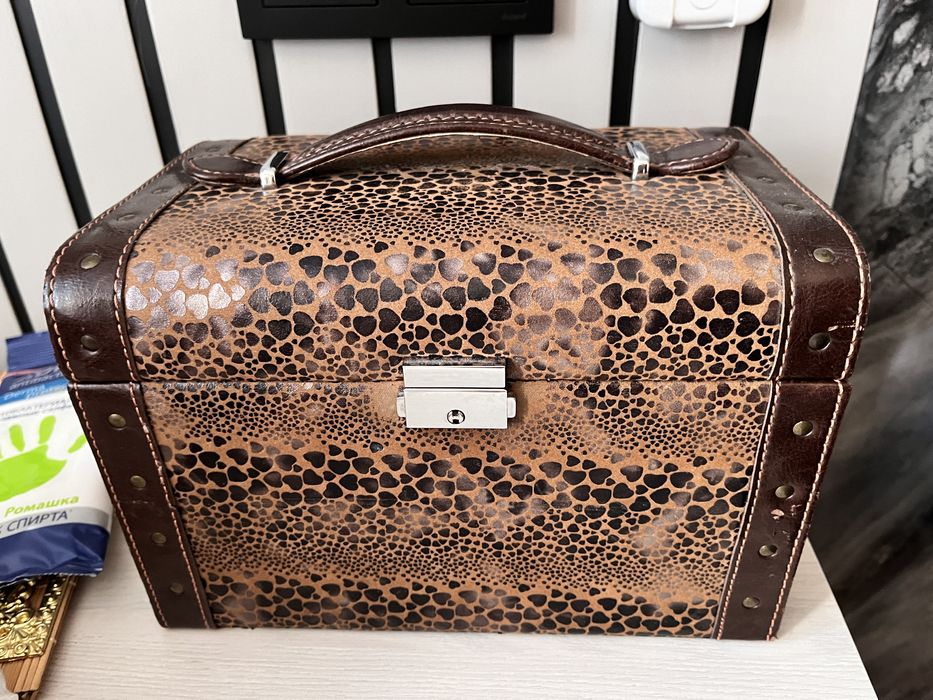 Шкатулка большая