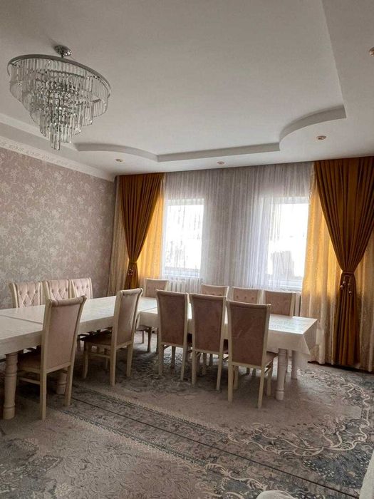 Продается стол обеденный