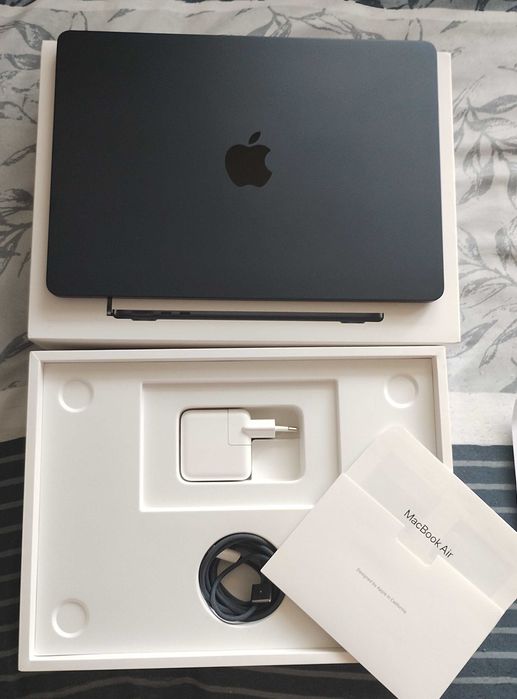 Лаптоп apple  нов