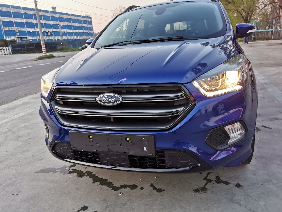 Dezmembrez ford/ford kuga/bara fata/capota/aripa/far/haion/usa/