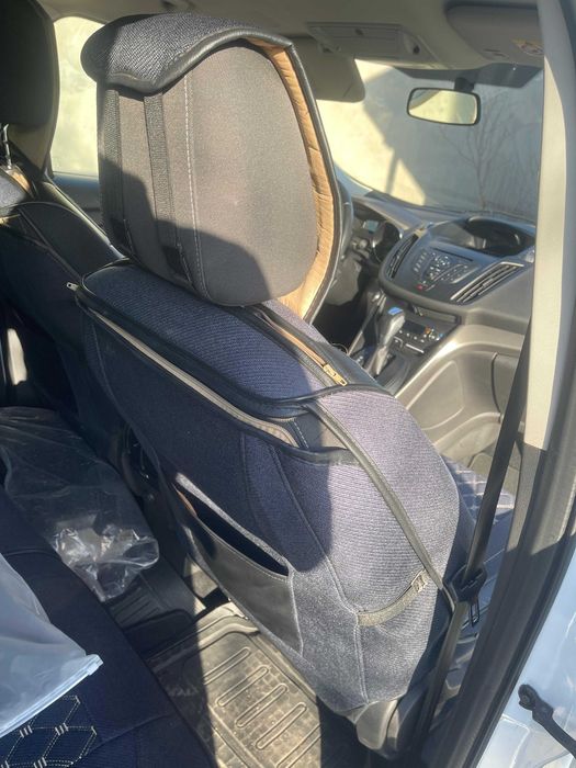 Автомобильные чехлы универсальные комплект