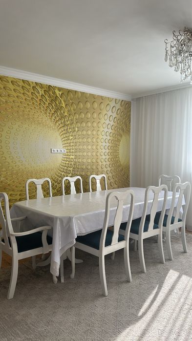 Продам стол со стульями 9 шт , дерево