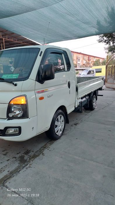 Hyundai porter 2012 сотилади.