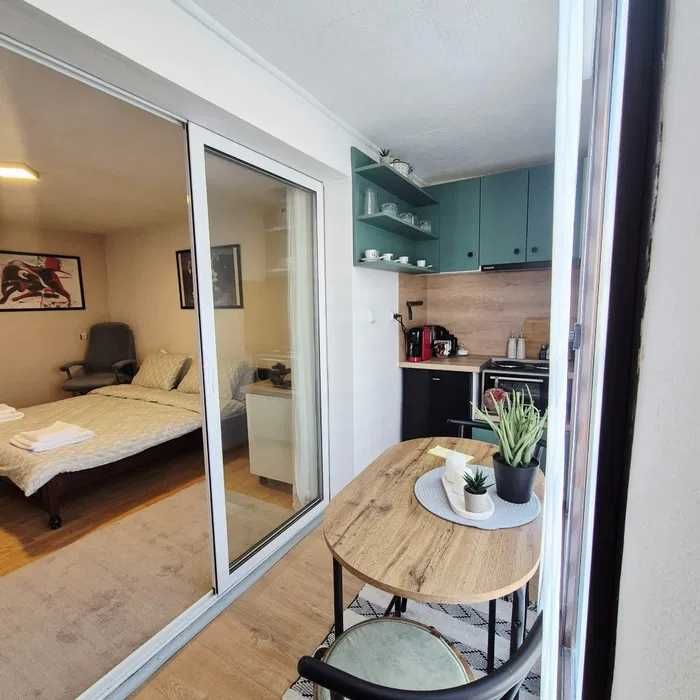 Дава се под наем Едностаен апартамент в Варна, Бриз - 40 кв.м за 290 € - Снимка #1