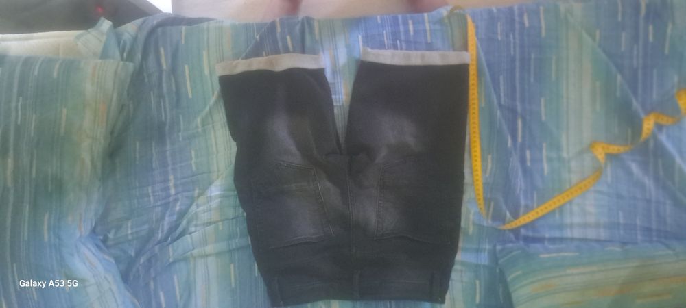 Еластични дънки нови