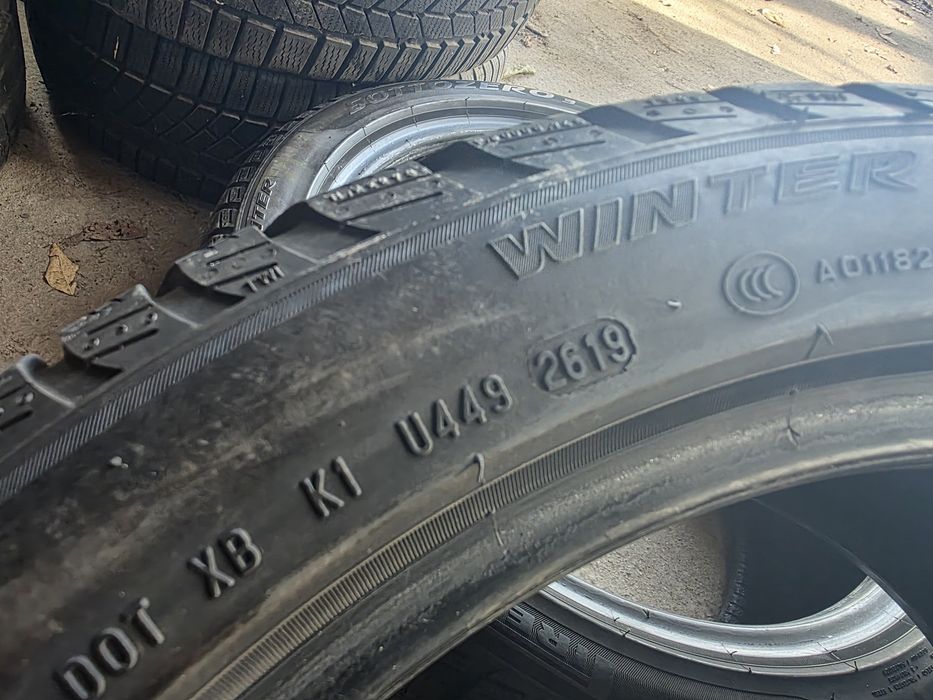 Pirelli  225.45.18