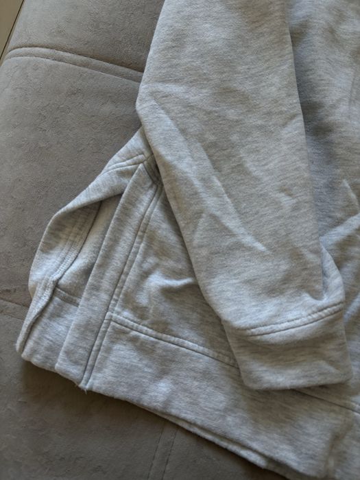 серый свитер,кофта