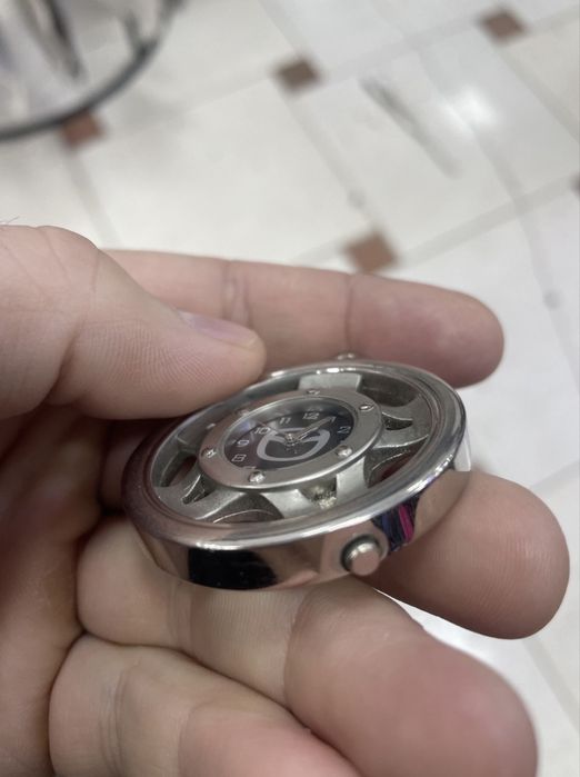 часы брелок диск