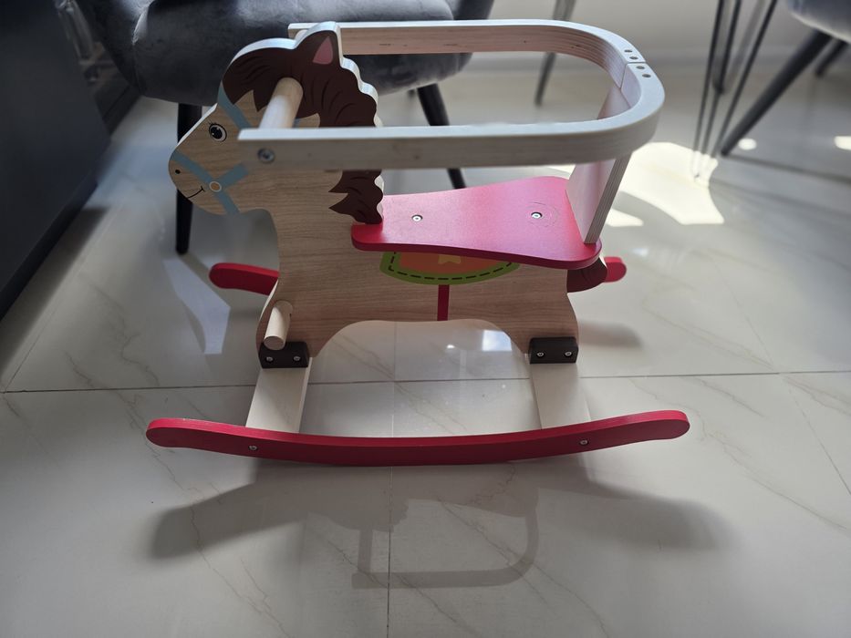 Vand cal balansoar din lemn