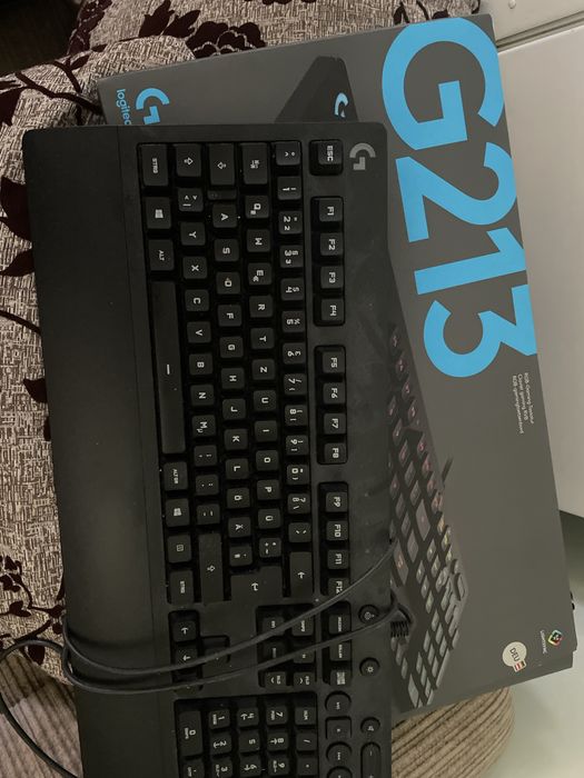 Monitor AOC 240hz + full set logitech