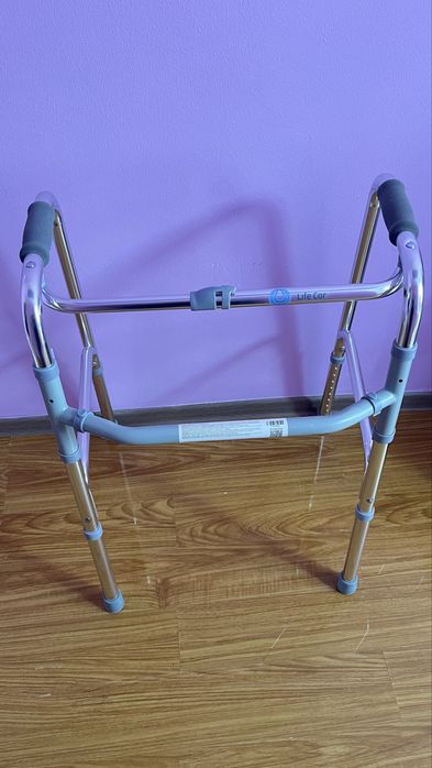 Продам ходунки новые