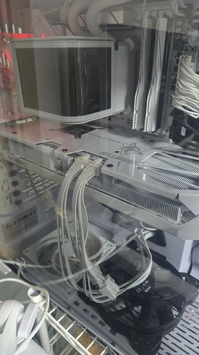 Продам amd 9070xt