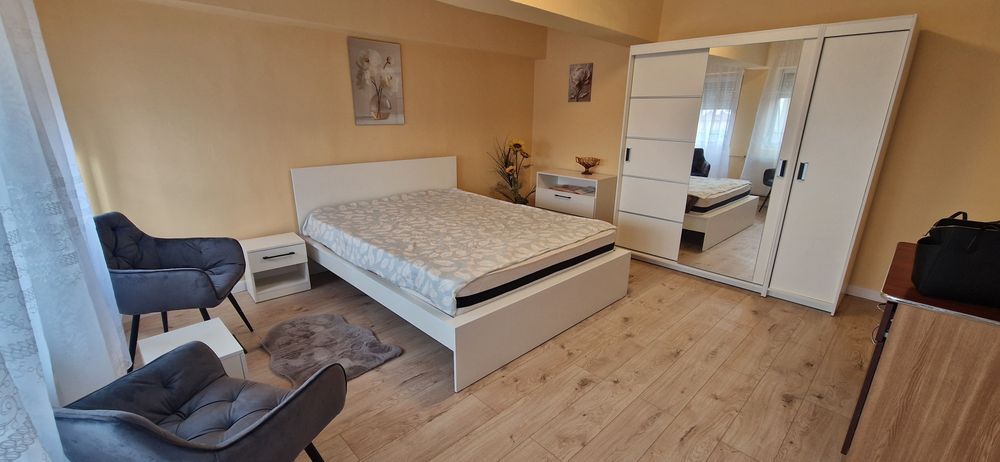 Închiriez garsoniera Nufarul