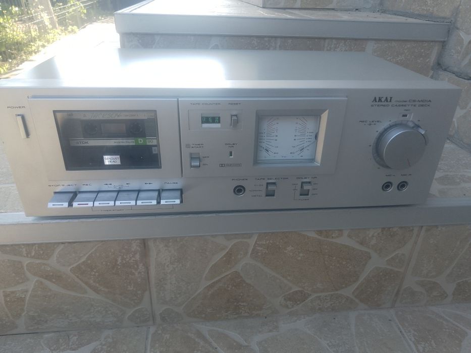 Vând castofon cu caseta AKAI CS M01A