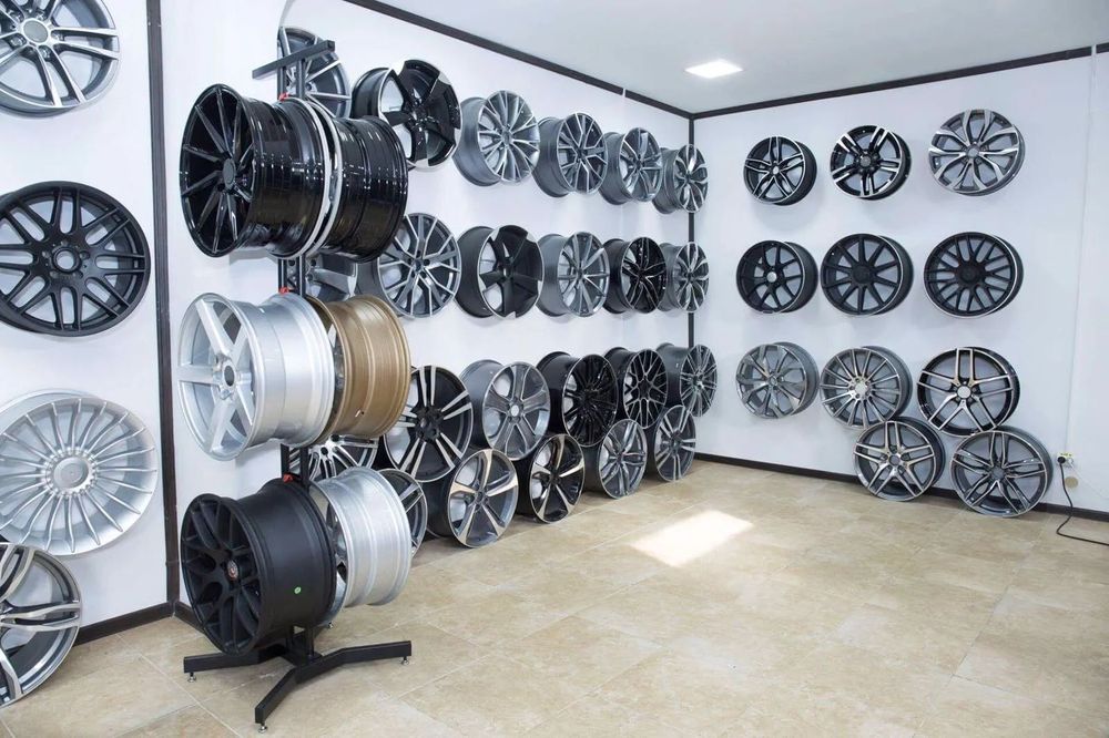 Bine ați venit la RoWheels, destinația ta pentru jante și accesorii auto de înaltă calitate! La RoWheels Magazin fizic si online de jante pentru Audi BMW Mercedes Porsche volkswagen