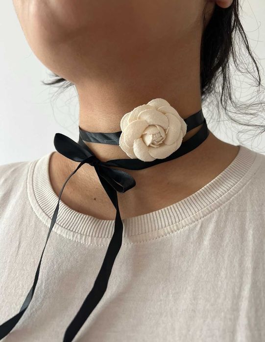 Чокер цветок на шею