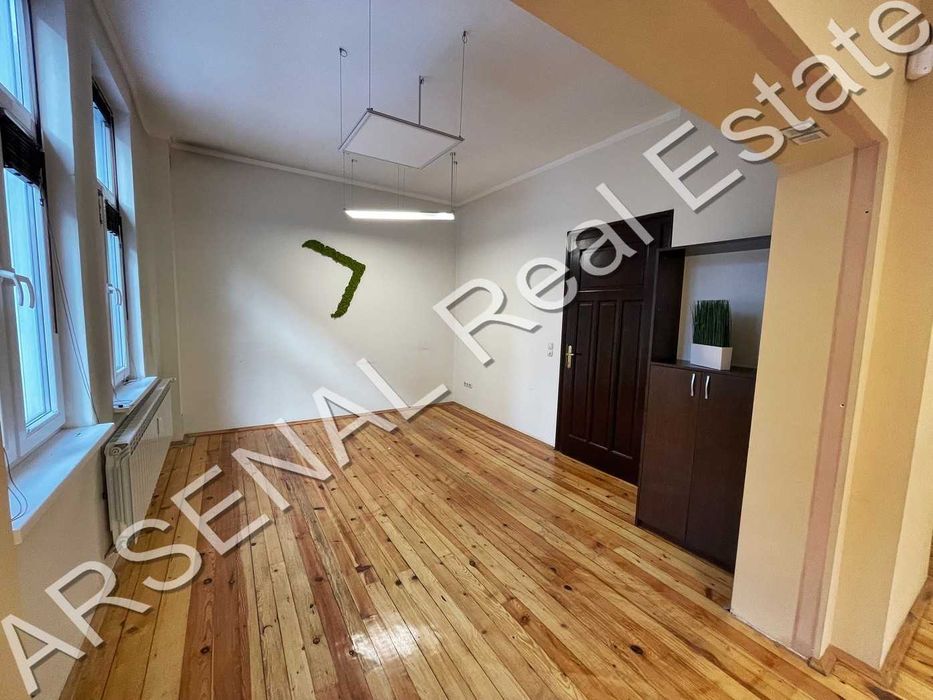 Дава се под наем Тристаен апартамент в София, Център - 120 кв.м за 1795.2 € - Снимка #7